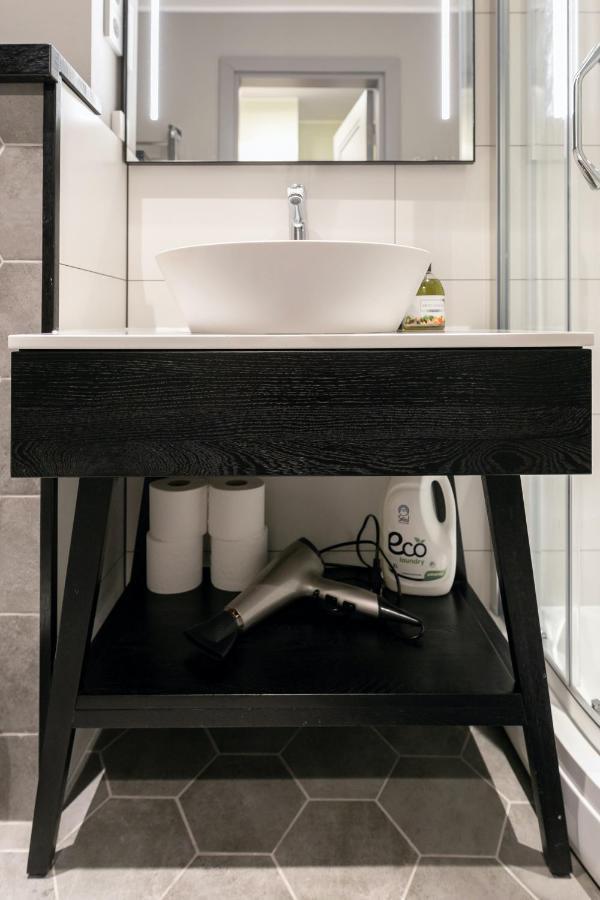Brand New, Family-Friendly With A Great Location - Moon Apartment Ventspils Bagian luar foto
