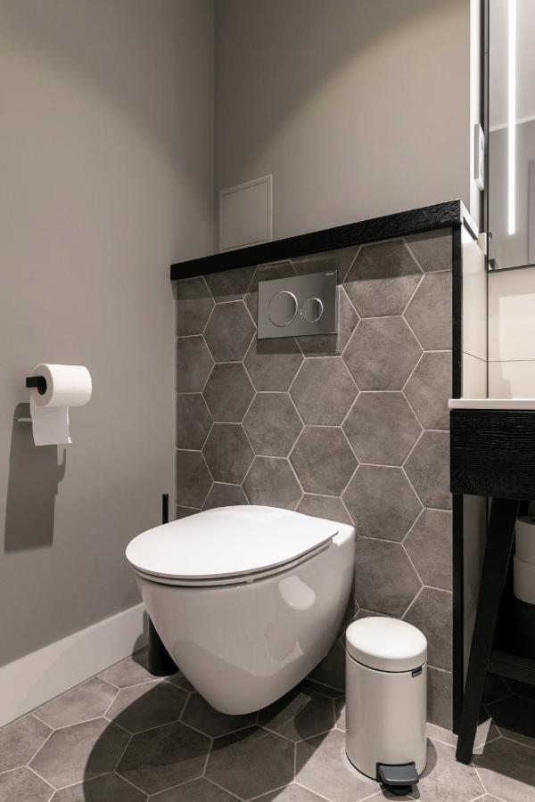 Brand New, Family-Friendly With A Great Location - Moon Apartment Ventspils Bagian luar foto